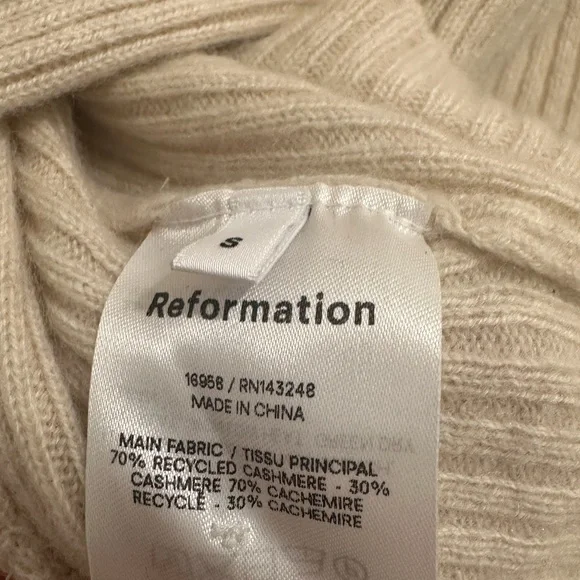 - Reformation Osteria Open Back Sweater -cashmere - Picture 5 of 6